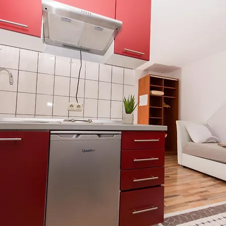 101 Apartment *