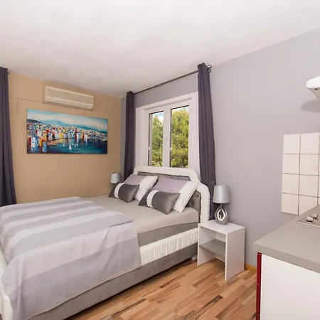 101 Apartment *